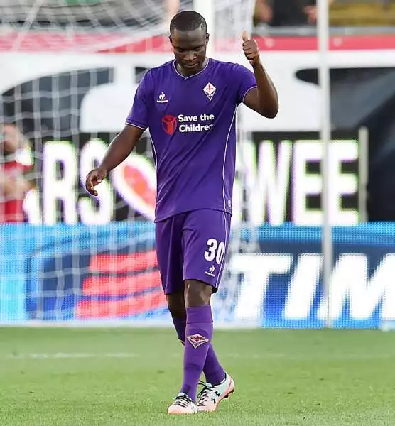 La Fiorentina pur non disputando una grande gara porta a casa 3 punti importanti davanti ad un buon Carpi che meritava qualcosa in più. Di Babacar il gol della squadra di Paulo Sousa.