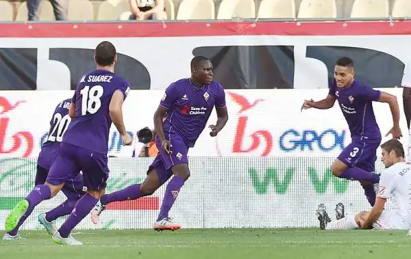 La Fiorentina pur non disputando una grande gara porta a casa 3 punti importanti davanti ad un buon Carpi che meritava qualcosa in più. Di Babacar il gol della squadra di Paulo Sousa.