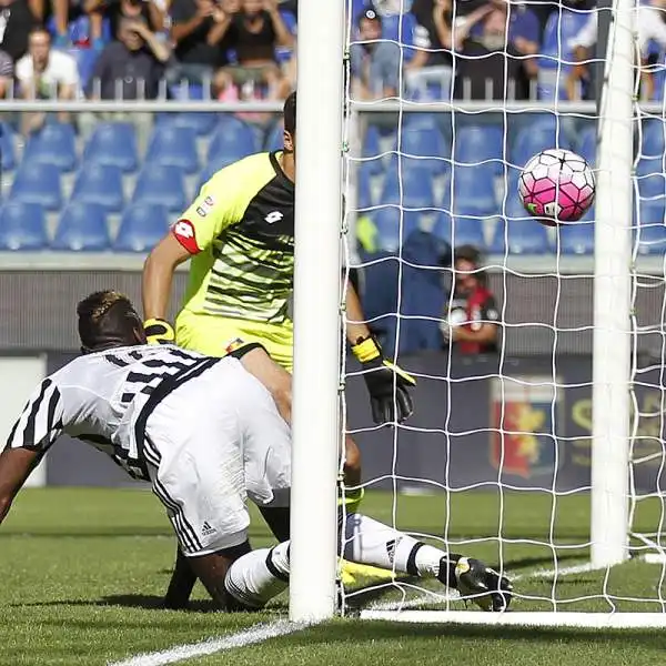 Bianconeri avanti fortunosamente grazie ad una autorete di Lamanna dopo la traversa di Pogba. La squadra di Allegri raddoppia con Pogba su calcio di rigore assegnato per atterramento di Chiellini.