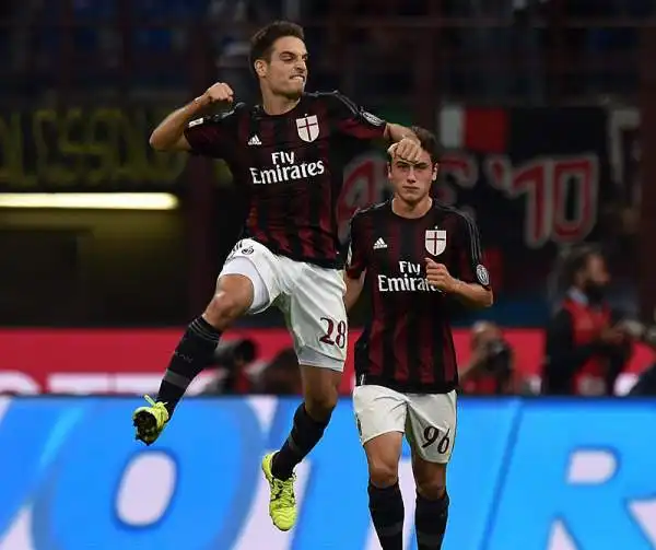 A San Siro pirotecnico 3-2 del Milan sul Palermo. Bacca con una doppietta regala i tre punti al Milan, in gol anche Bonaventura su punizione, inutili i due centri di Hiljemark.