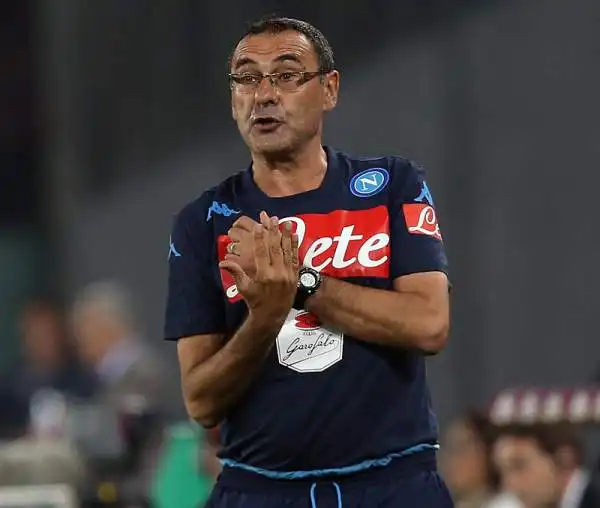 Il Napoli si conferma in crescita e schianta la Lazio con un pesante 5-0. Serataccia per gli uomini di Pioli schiantati dai gol di Insigne, Gabbiadini, Allan e da una doppietta di Higuain.