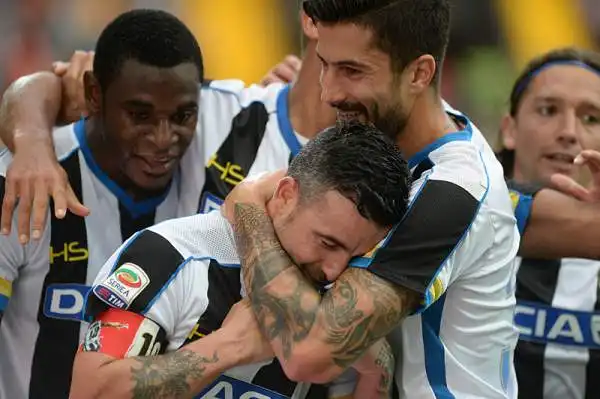 La quarta giornata di serie A si apre con la vittoria in rimonta dell'Empoli al Friuli contro l'Udinese. Paredes e Maccarone vanificano il gol di Zapata. Espulso Kone.