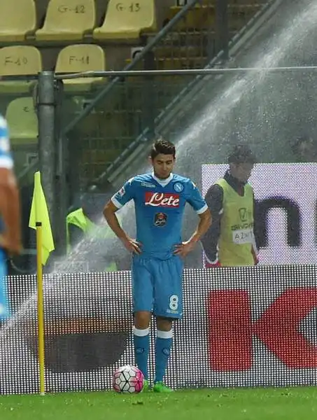 Il Napoli torna sulla terra. Azzurri deludenti sul piano del gioco dopo lo show offerto contro la Lazio. Al Carpi è bastato difendere con ordine per concedere poche occasioni.