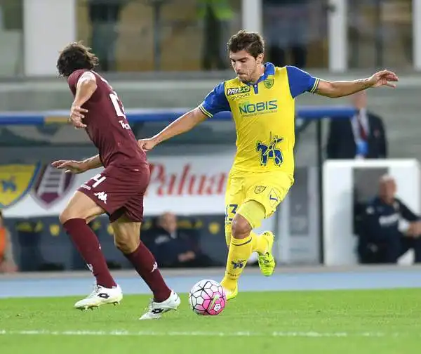 Il Chievo sale al quarto in classifica grazie alla rete di Castro decisiva al Bentegodi per l'1-0 ai danni del Torino dopo una partita molto equilibrata.