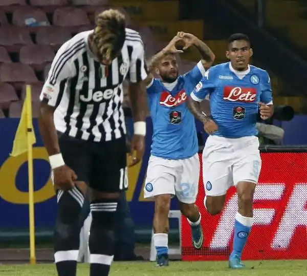 La Juve sprofonda a Napoli. Insigne (che poi si infortuna) e Higuain firmano il 2-1. Inutile la rete di Lemina.