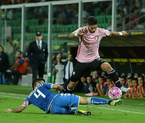 Ottimo risultato degli uomini di Di Francesco che espugnano il Barbera con un gol di Floccari e costringono il Palermo alla seconda sconfitta consecutiva.