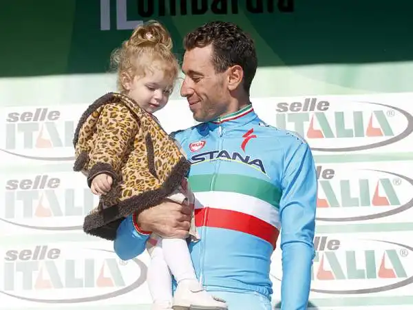 Il messinese ha trionfato nel Giro di Lombardia 2015, 245 km da Bergamo a Como.  Per il vincitore del Tour de France del 2014 si tratta della prima classica Monumento.
