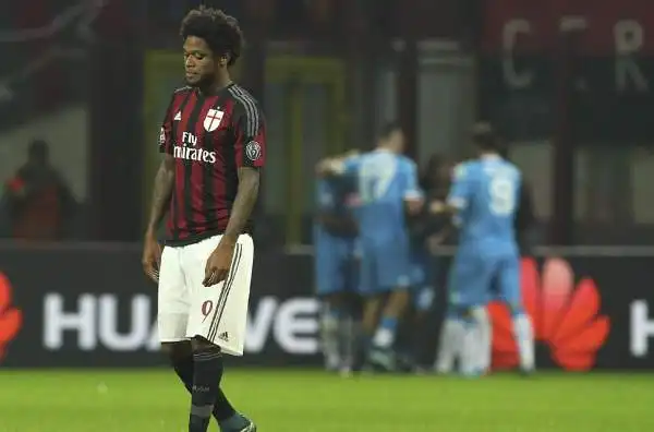 Milan-Napoli 0-4. Luiz Adriano 5. Koulibaly gli fa passare una brutta serata, nel primo tempo ha comunque una buona occasione: la spreca. Male nella ripresa.