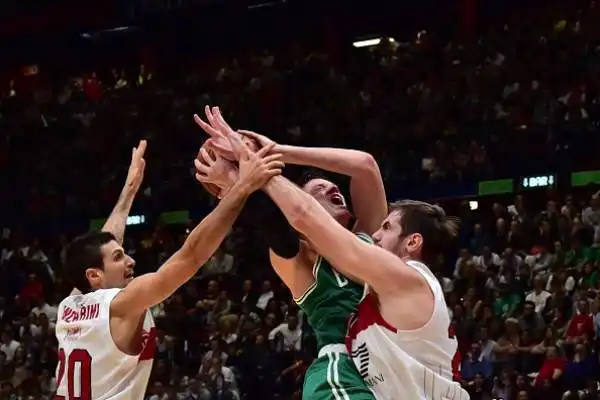 L'Olimpia è stata sconfitta 124-91 nel match degli NBA Global Games disputato al Forum di Assago.