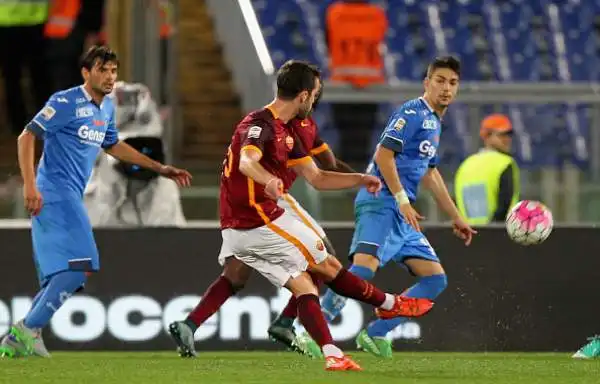 La Roma fa festa con De Rossi. La squadra di Garcia batte 3-1 l'Empoli nel primo anticipo.