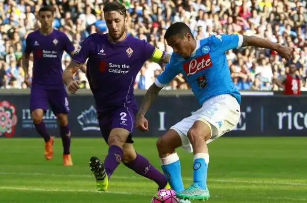 Napoli-Fiorentina 2-1. Rodriguez 5. Colpevole sia sul primo che sul secondo gol del Napoli.
