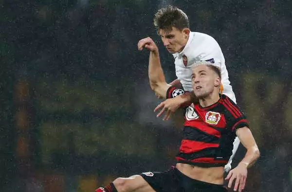 Bayer Leverkusen-Roma 4-4. Digne 4. Perde un pallone sanguinoso dando il via all'azione del 2-0, molle su Kampl sul 3-0 e a farfalle sul 4-0.