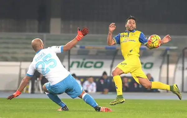 Quarta vittoria consecutiva per il Napoli di Sarri che piga il Chievo nel secondo tempo ed espugna il Bentegodi con un gol del suo bomber Higuain.