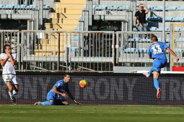 La nona giornata di serie A si apre al Castellani con una bella vittoria dell'Empoli che si impone sul Genoa grazie ai gol di Krunic e Zielinski.