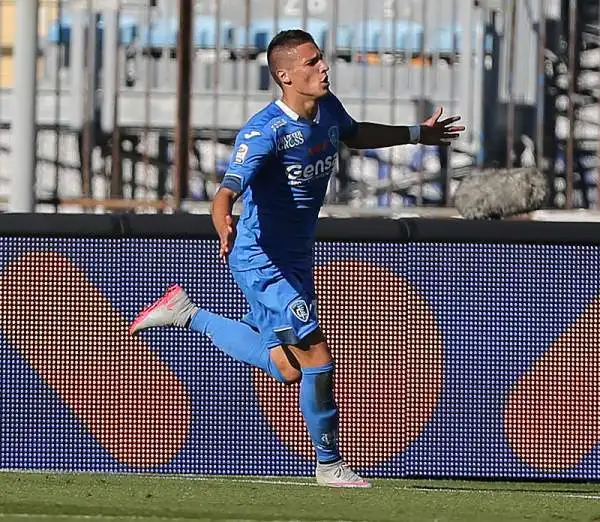 Empoli-Genoa 2-0. Krunic 7. Il sostituto di Saponara impressiona tutti con una gara estremamente positiva. Come Zielinski segna il primo gol in serie A.