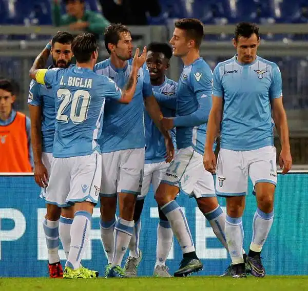 Successo di prestigio per la Lazio, 3-0 in casa contro il celebrato Torino di Ventura. Lulic e un rinato Felipe Anderson (doppietta) regolano i granata.