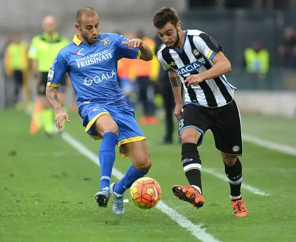 Bene l'Udinese che vince finalmente nel nuovo Stadio Friuli, piegando di misura il Frosinone con un gol di Lodi direttamente da calcio di punizione.