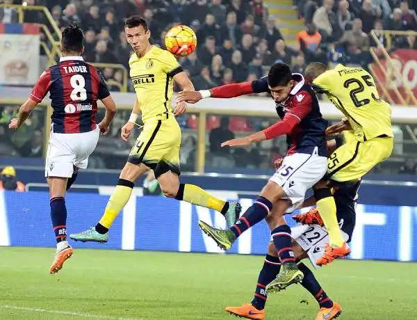 I nerazzurri tornano al successo dopo tre partite passando di misura al DallAra. L'Inter dopo un primo tempo senza gol rimane in dieci nella ripresa ma trova con Icardi il gol che vale i tre punti.