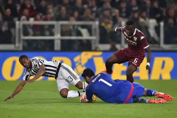 Cuadrado, scherzetto al Toro. La Juventus vince 2-1 il derby grazie ad un gol in pieno recupero del colombiano.