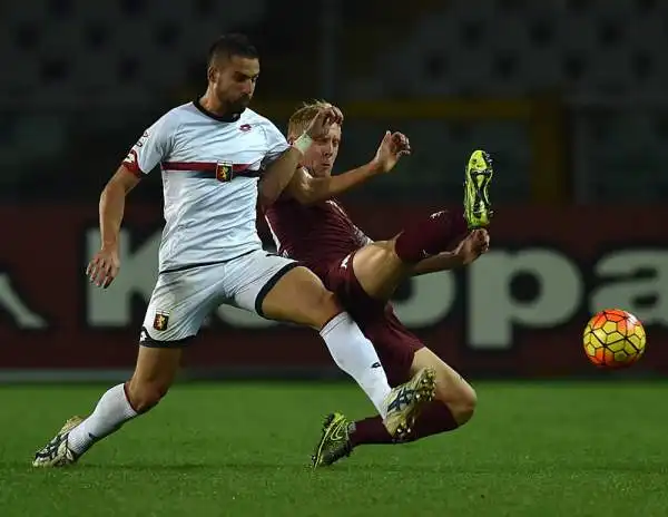 Il Toro che sorpassa il Genoa, avanti con Laxalt, grazie alle reti di Maxi e Zappacosta. Nella ripresa pareggio di Pavoletti, vantaggio granata di Benassi e nuovo pareggio ancora di Laxalt.