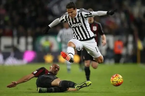 Juventus-Milan 1-0. Hernanes 5. Come per Mandzukic, ma nel suo caso sono proprio fischi. Sostituito nell'intervallo per un problema muscolare.