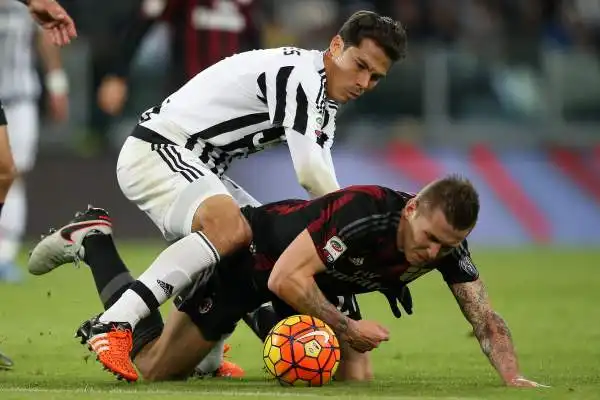 In una partita combattuta ma con pochissime occasioni decide tutto un guizzo di Dybala su assist di Alex Sandro. La Juventus si porta così a sei lunghezze dalla Roma.