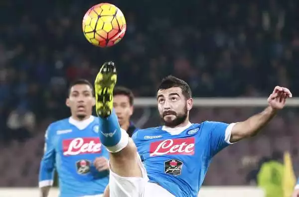 Albiol 6,5. Controlla bene Icardi e avvia l'azione del secondo gol di Higuain, nel finale sbanda insieme a tutta la retroguardia partenopea.