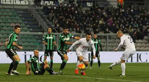 Il Sassuolo frena la Fiorentina: 1-1. A Borja Valero risponde Floccari.