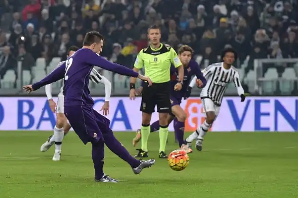 La Juve mette la sesta, tris alla Fiorentina. I bianconeri battono in rimonta i Viola per 3-1, a segno Cuadrado, Mandzukic e Dybala. E' a -2 dal Napoli.