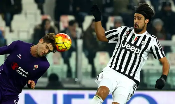 La Juve mette la sesta, tris alla Fiorentina. I bianconeri battono in rimonta i Viola per 3-1, a segno Cuadrado, Mandzukic e Dybala. E' a -2 dal Napoli.