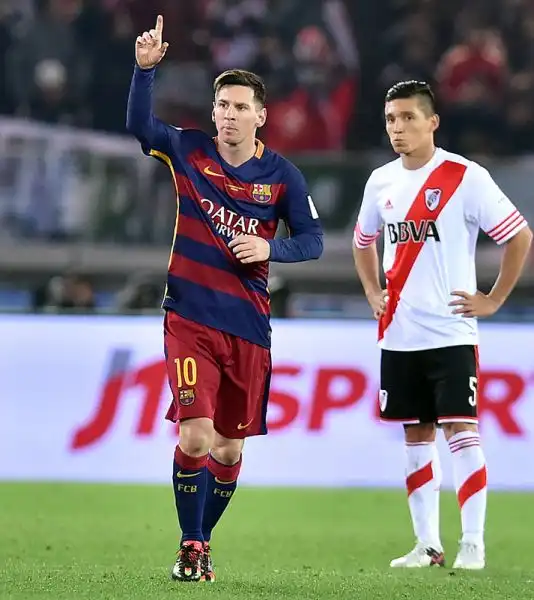 Si completa con un rotondo 3-0 al River Plate l'annata trionfale del Barcellona, che vince per la terza volta il Mondiale per Club. I blaugrana dominano grazie al gol di Messi e Suarez.
