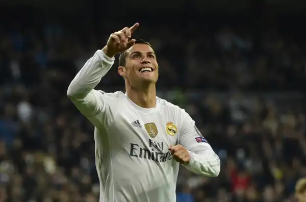 ROMA-REAL MADRID. Cristiano Ronaldo è, insieme a Messi, il giocatore più forte del pianeta. Il portoghese ha centrato un altro record chiudendo il girone con 11 gol segnati.