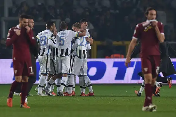 L'Udinese torna alla vittoria con un gol di Perica e fa un balzo lontano dalla zona retrocessione. Ennesimo stop per il Torino, che non ha sfruttato la superiorità numerica per l'espulsione di Wague.