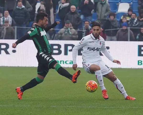 A Reggio Emilia prezioso successo esterno del Bologna sul campo del Sassuolo, decidono un gol per tempo di Giaccherini e del fresco ex Floccari.