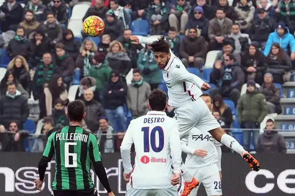 A Reggio Emilia prezioso successo esterno del Bologna sul campo del Sassuolo, decidono un gol per tempo di Giaccherini e del fresco ex Floccari.