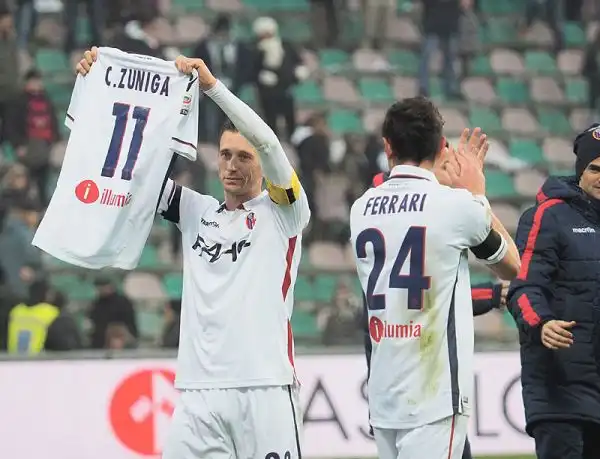 A Reggio Emilia prezioso successo esterno del Bologna sul campo del Sassuolo, decidono un gol per tempo di Giaccherini e del fresco ex Floccari.