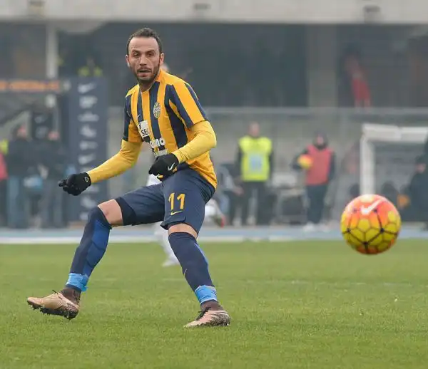 Un pareggio che serve più al Genoa quello del Bentegodi con gli ospiti in vantaggio grazie all'ex milanista Suso e il gol di Pazzini per l'1-1 finale.