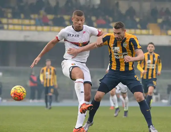 Un pareggio che serve più al Genoa quello del Bentegodi con gli ospiti in vantaggio grazie all'ex milanista Suso e il gol di Pazzini per l'1-1 finale.