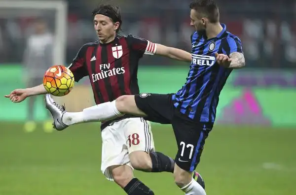 Brozovic 5. Impreciso, imbambolato, in grandissima difficoltà per tutti i 90'. Kucka e Montolivo gli fanno passare una brutta serata.