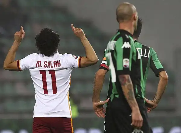 Vittoria in casa del Sassuolo per la squadra di Spalletti, con lattaccante Berardi che sbaglia un rigore nel finale. Decisivi Salah ed El Shaarawy. Ottimo esordio per Perotti.
