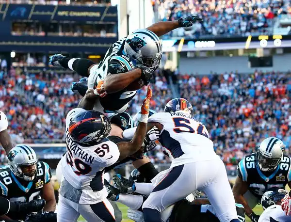 I Broncos battono i Panthers 24-10 vincendo il loro terzo titolo di  NFL. Secondo trionfo per Payton Manning. Delusione totale per Newton, stella dei Panthers, il titolo MVP è andato a Miller.