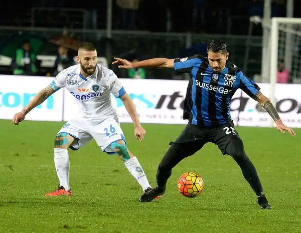 E' finito a reti inviolate il primo posticipo giocato all'Atleti Azzurri d'Italia. Gli ospiti sono partiti meglio ma la Dea quando ha preso campo è stata più pericolosa con Gomez, Pinilla e Kurtic.