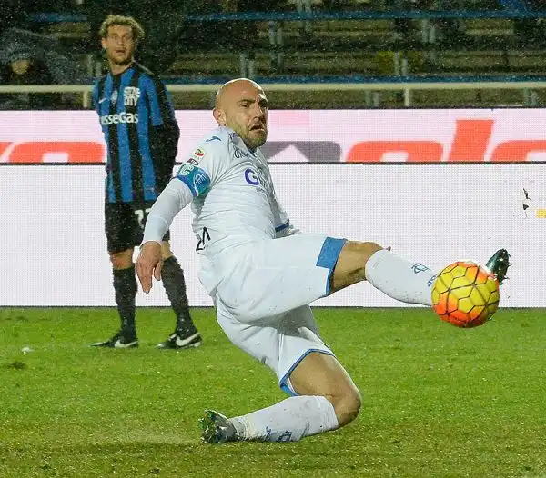 E' finito a reti inviolate il primo posticipo giocato all'Atleti Azzurri d'Italia. Gli ospiti sono partiti meglio ma la Dea quando ha preso campo è stata più pericolosa con Gomez, Pinilla e Kurtic.