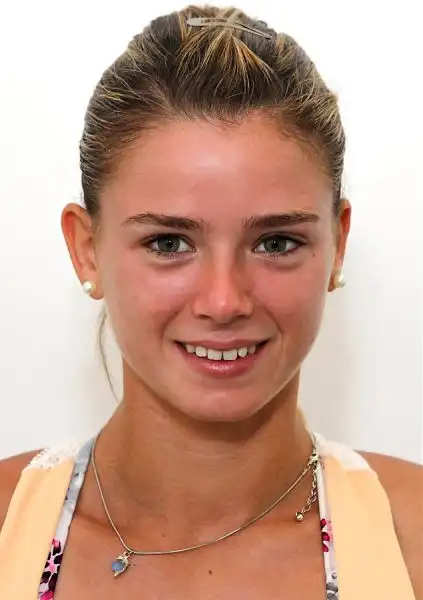 Le foto della tennista italiana nata a Macerata, attualmente numero 40 della classifica WTA, che è recentemente scesa in campo con la nazionale italiana contro la Russia per il primo turno della Fed C