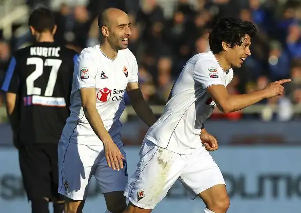 I viola vincono a Bergamo grazie alla rete di Mati Fernandez, Tello e Kalinic. Vittoria preziosa per i gigliati di Sousa, inutili per la Dea le reti di Conti e Pinilla.