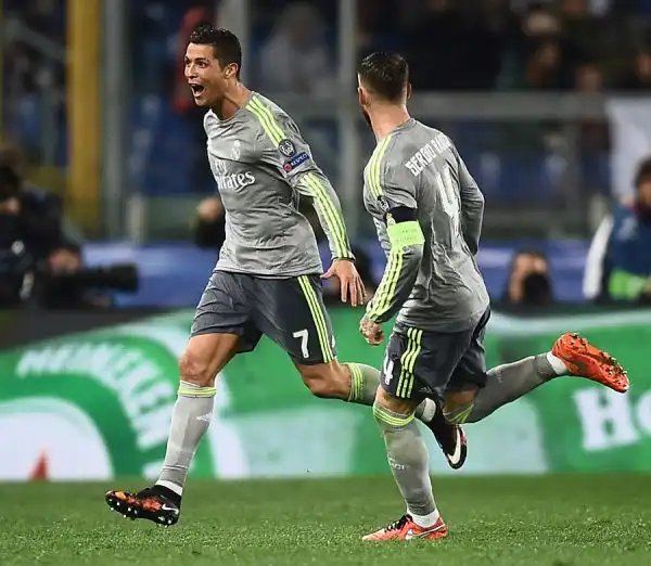 Il cuore non basta alla Roma, all'Olimpico i giallorossi corrono molto e attaccano a lungo ma il Real Madrid si aggiudica l'andata degli ottavi di Champions grazie ai gol di Ronaldoe Jesè.