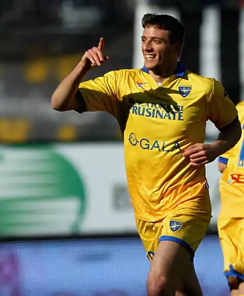 Preziosa vittoria in chiave salvezza del Frosinone, che supera per 2-0 in casa l'Udinese e si porta a -1 dal Palermo quartultimo: allarme rosso per i friulani, affossati dai gol di Ciofani e Blanchard