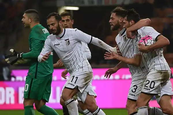 La squadra di Mancini, rivitalizzata dalla bella prestazione contro la Juventus in settimana, piega i rosanero con le reti di Ljajic, Icardi e Perisic. Di Vazquez il gol rosanero.