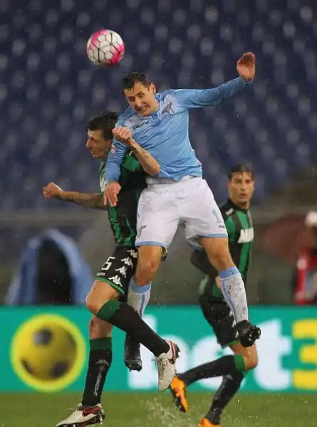 Sassuolo padrone all'Olimpico, Lazio affondata. I neroverdi si impongono per 2-0 a Roma.