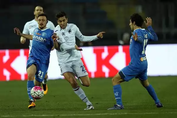 Inedito Laurini, Samp raggiunta. Il primo gol in carriera del difensore dell'Empoli vale l'1-1 nel primo anticipo del sabato.